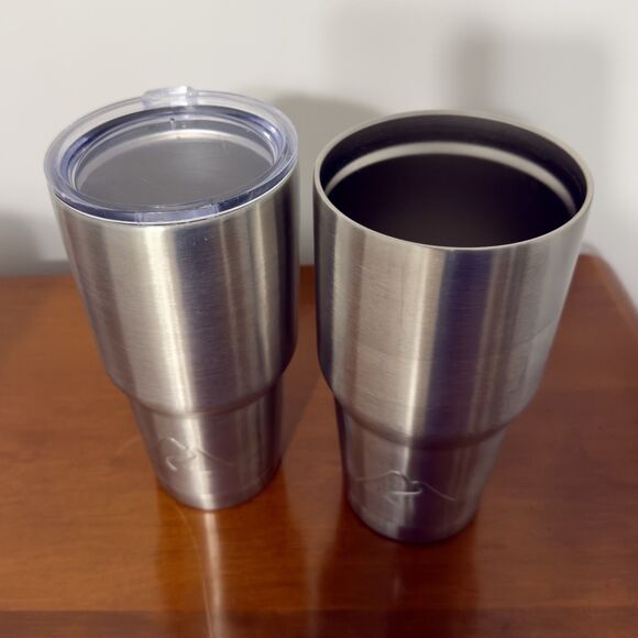 2 Ozark Trail 30 Ounce Tumblers And 1 Stainless 20 Ounce Tumbler +2 Yeti Lids - Picture 2 of 6